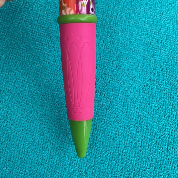 3/$20 Jumbo Trolls Journal & Jumbo Poppy Pen - Picture 10 of 12